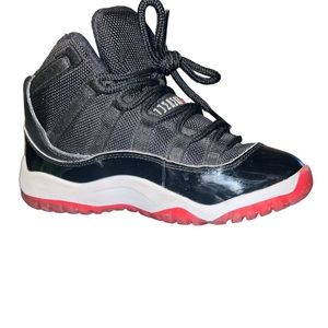 Jordan 11 Retro Playoffs Bred 1Y Youth Size
